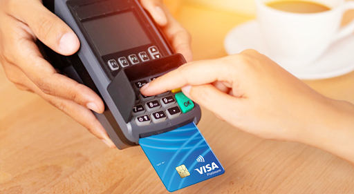  Thẻ ghi nợ có thể được dùng để thanh toán hóa đơn mua hàng thông qua máy POS 