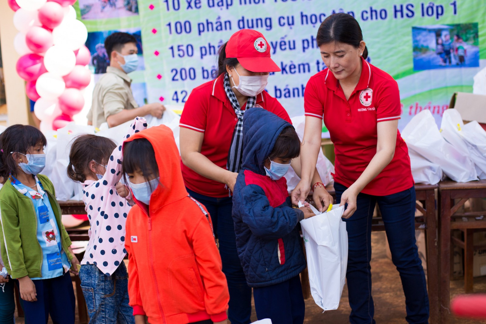  Chiếc lọ từ thiện giúp bạn có thể hỗ trợ người khác bất cứ lúc nào họ cần 
