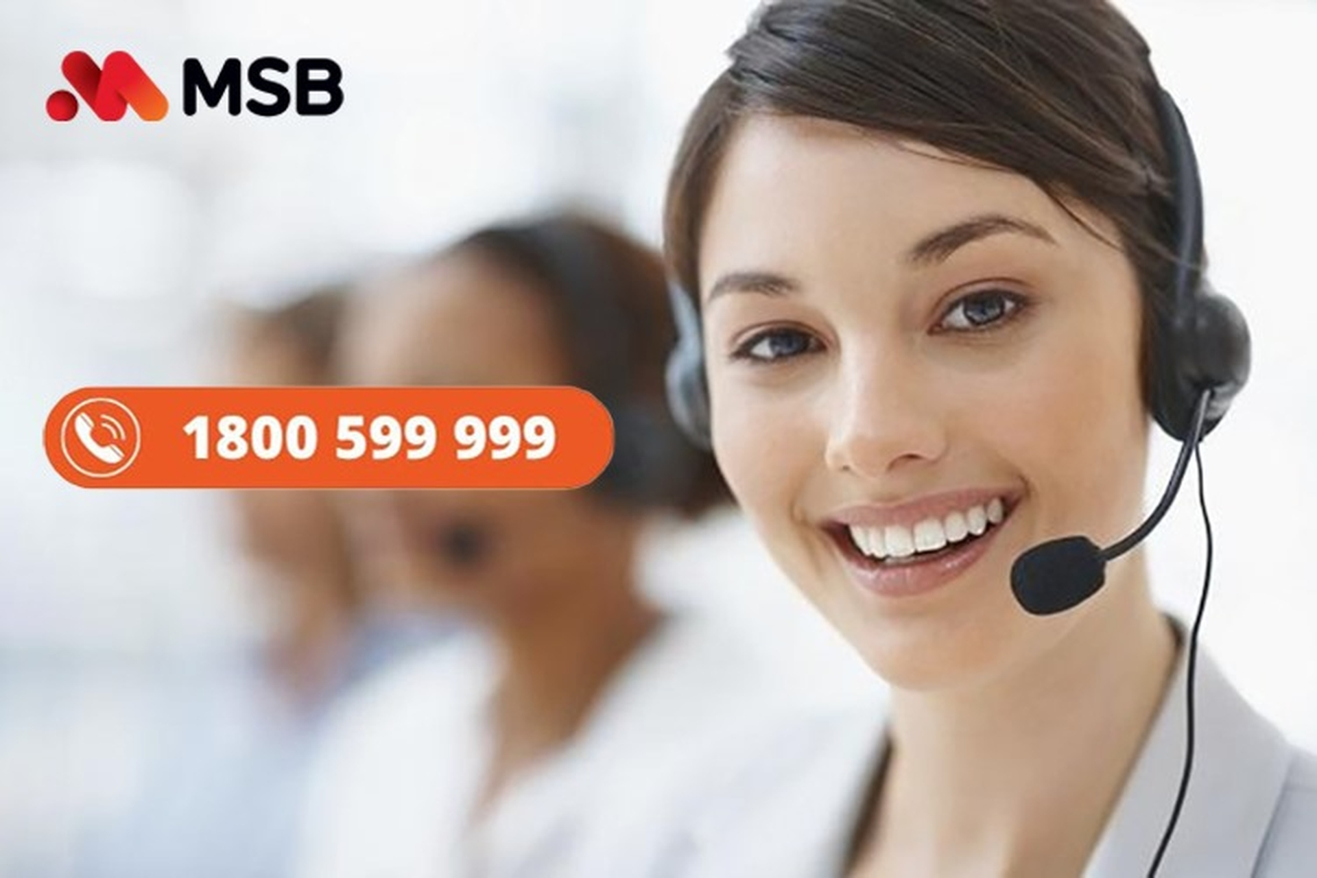  Gọi tổng đài của ngân hàng để tra cứu phí thường niên 