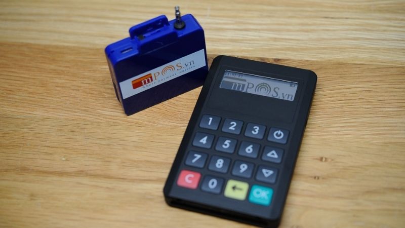  Máy mPOS hoạt động theo nguyên lý kết nối Bluetooth thông qua các thiết bị thông minh khác 